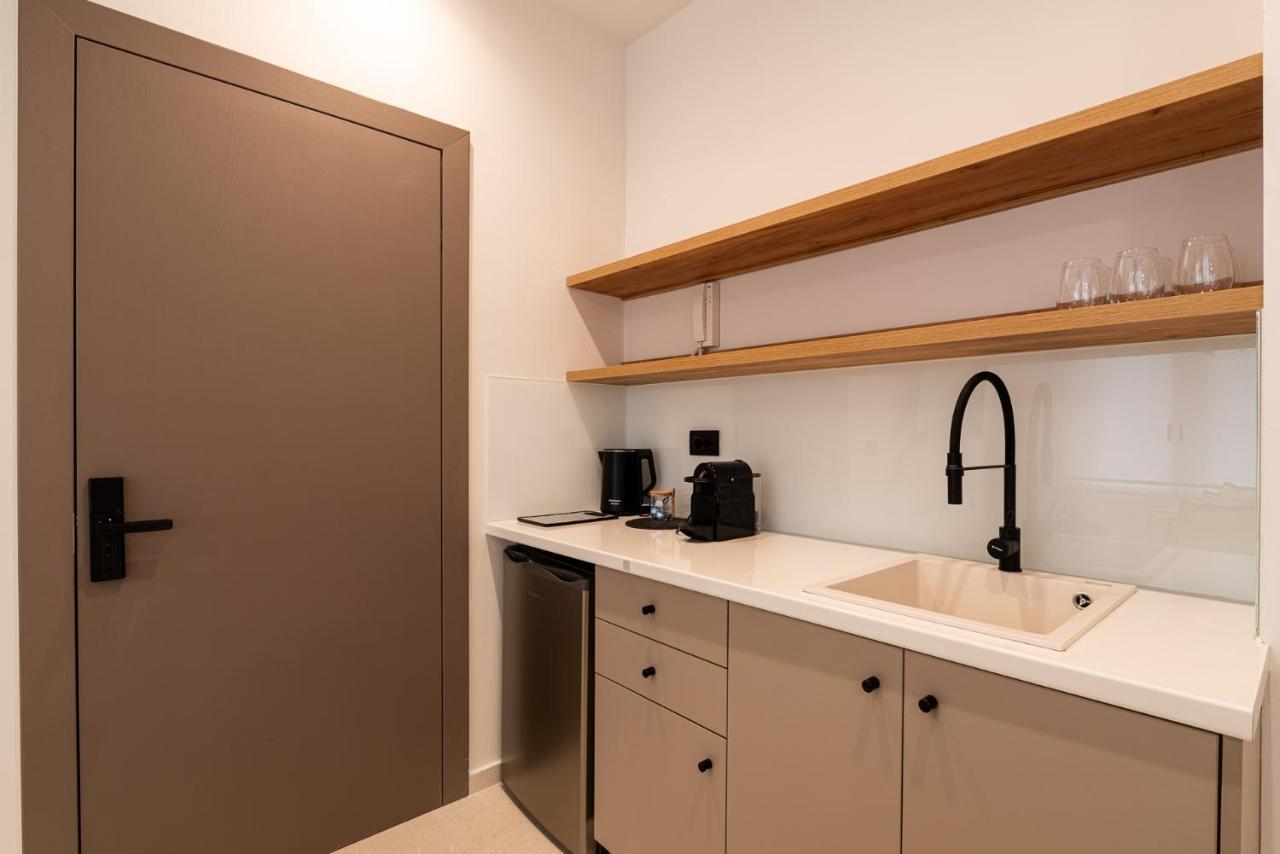 Uranus Apartment Heraklion  Bagian luar foto